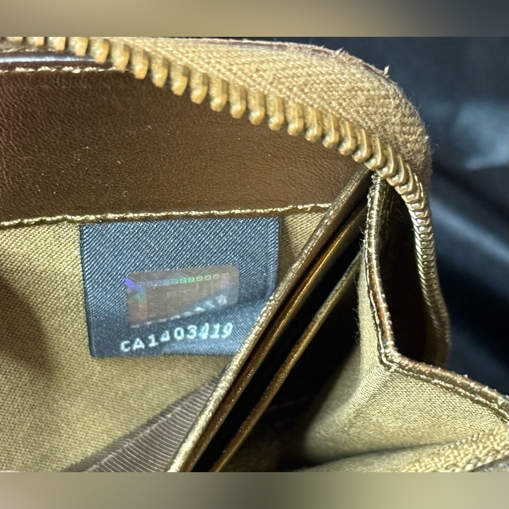 Fendi metallic gold wallet - Picture 15 of 17